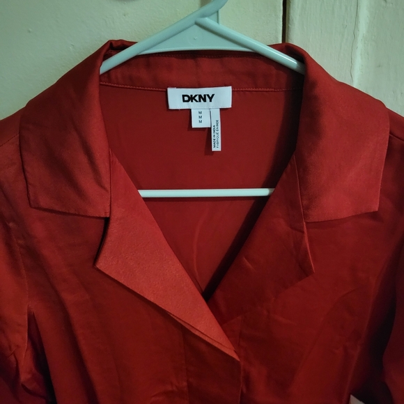 Beautiful button down shirt - Picture 3 of 6